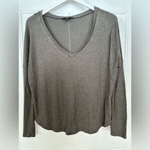Lulu's Olive Ribbed V-Neck Long Sleeve Top
